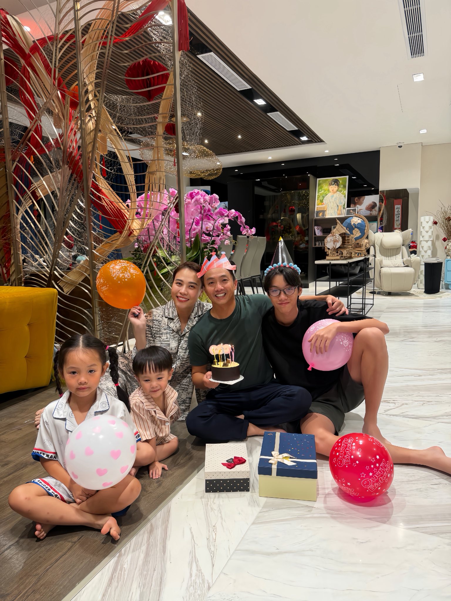 Lộ diện trong biệt thự nh&agrave; Cường Đ&ocirc; La ng&agrave;y đặc biệt, Subeo g&acirc;y ch&uacute; &yacute; v&igrave; điều thay đổi n&agrave;y- Ảnh 2.