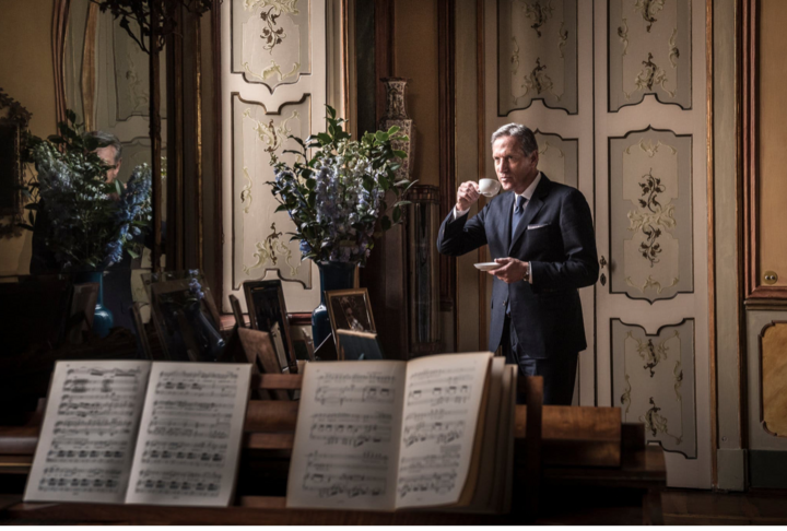 Từ khu nh&agrave; ngh&egrave;o đến tỷ ph&uacute;: Cựu CEO Starbucks đổi đời nhờ gi&aacute;o dục thế n&agrave;o?- Ảnh 2.