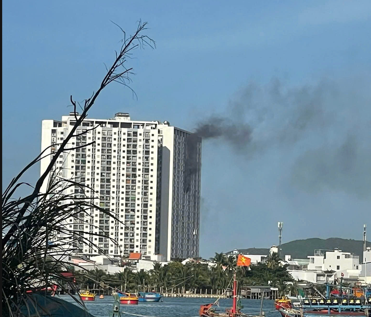 Ch&aacute;y chung cư ở Nha Trang khiến 2 người tử vong- Ảnh 1.