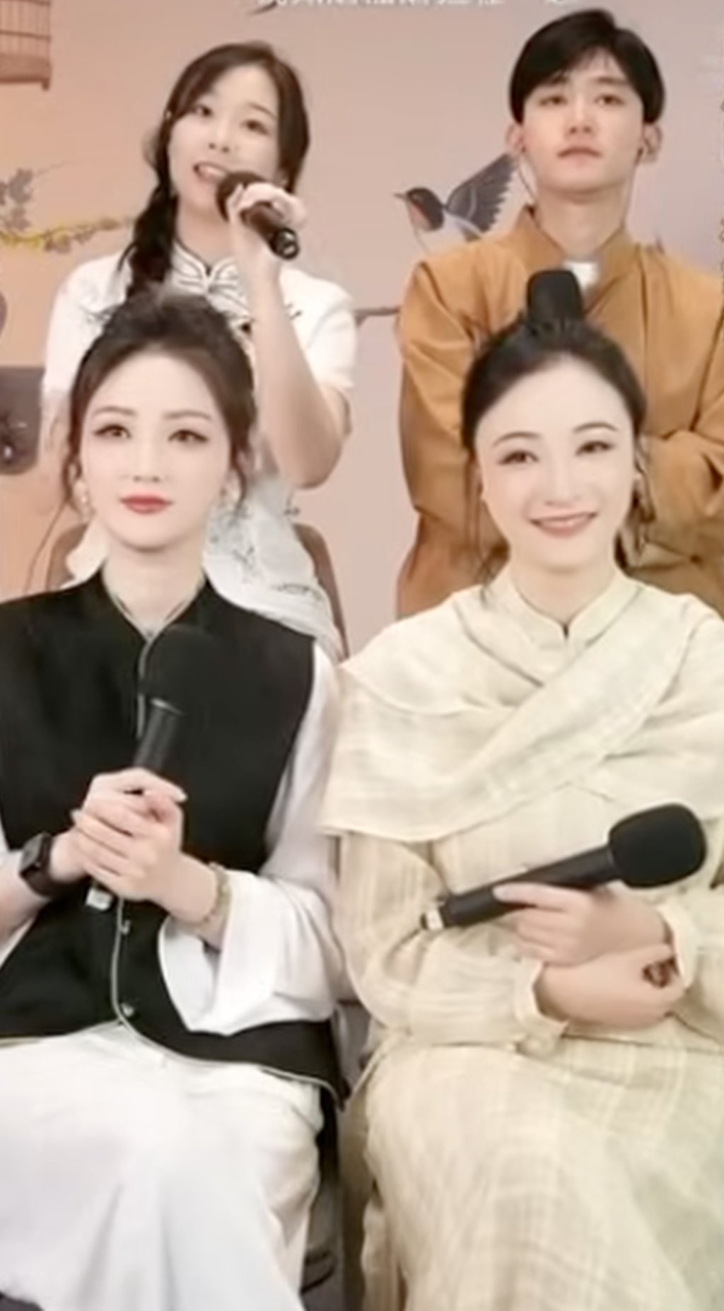 Khi c&aacute;c "ph&aacute;p sư Trung Hoa" lập nh&oacute;m nhạc thần tượng tr&ecirc;n livestream, kiếm tiền từ donate: Nhan sắc, kỹ năng nhảy m&uacute;a đều kh&ocirc;ng thua sao n&agrave;o- Ảnh 4.