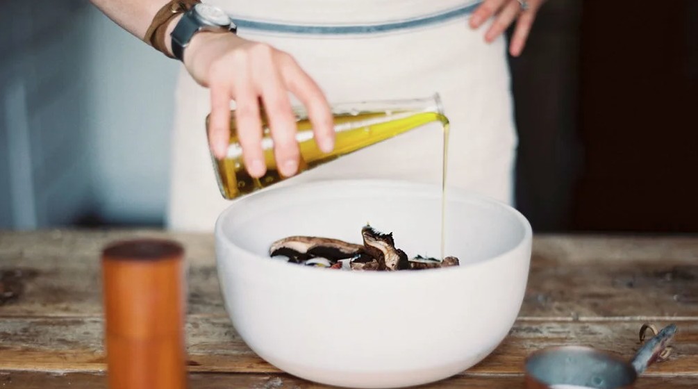 Kh&ocirc;ng cần ki&ecirc;ng sạch chất b&eacute;o: Đ&acirc;y l&agrave; c&aacute;ch hạ cholesterol chỉ sau 10 ng&agrave;y- Ảnh 2.