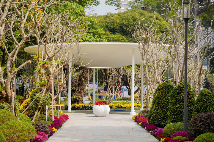 TP.HCM kh&aacute;nh th&agrave;nh c&ocirc;ng vi&ecirc;n tưởng niệm nạn nh&acirc;n COVID-19- Ảnh 5.