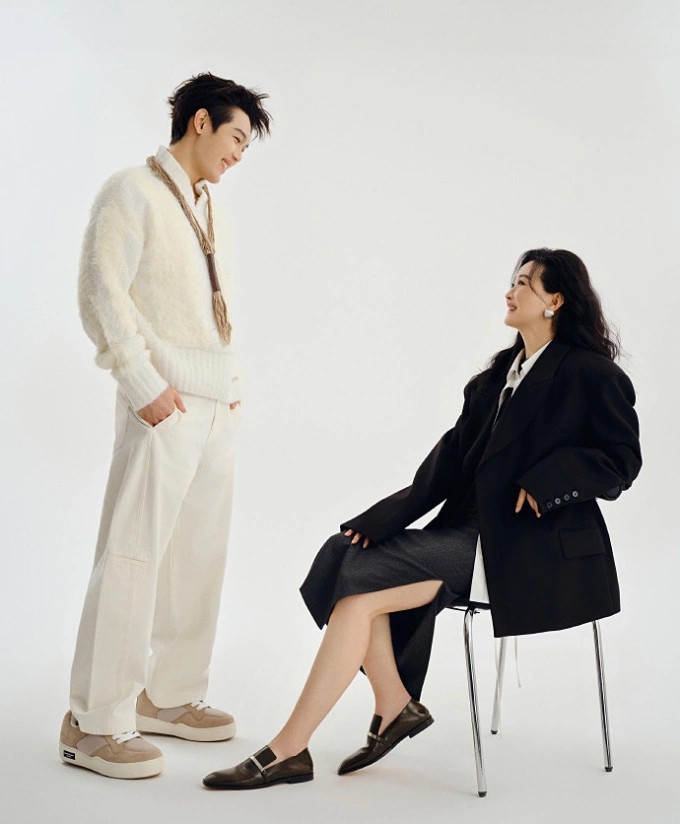 N&agrave;ng "T&igrave;nh Nhi" ng&agrave;y n&agrave;o giờ đ&atilde; 52 tuổi, chụp ảnh c&ugrave;ng con trai ngỡ 2 chị em: C&oacute; 4 th&oacute;i quen chống gi&agrave;, nu&ocirc;i dưỡng nội tiết "đỉnh của đỉnh"- Ảnh 2.