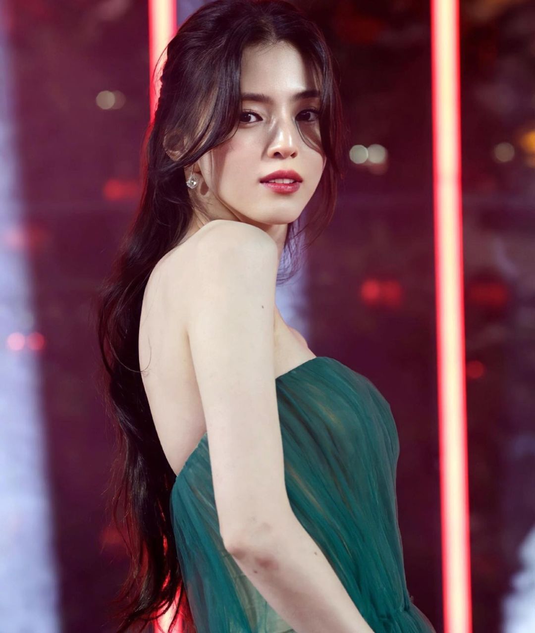 Han So Hee rơi xuống đ&aacute;y vực- Ảnh 6.