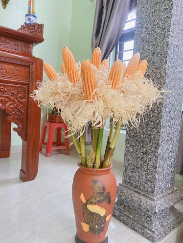 Chẳng cần đ&agrave;o mai tiền triệu, chị em rủ nhau cắm thứ "nh&agrave; qu&ecirc;" n&agrave;y: Đẹp sang chảnh, b&agrave;y ban Thần T&agrave;i h&uacute;t lộc, để 3 năm vẫn như mới!- Ảnh 13.