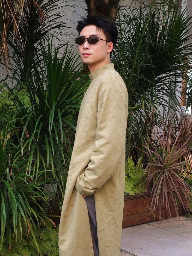 &Aacute;o d&agrave;i nam ng&agrave;y c&agrave;ng đẹp v&agrave; nhất định bạn phải cho chồng y&ecirc;u diện một bộ Tết n&agrave;y- Ảnh 20.