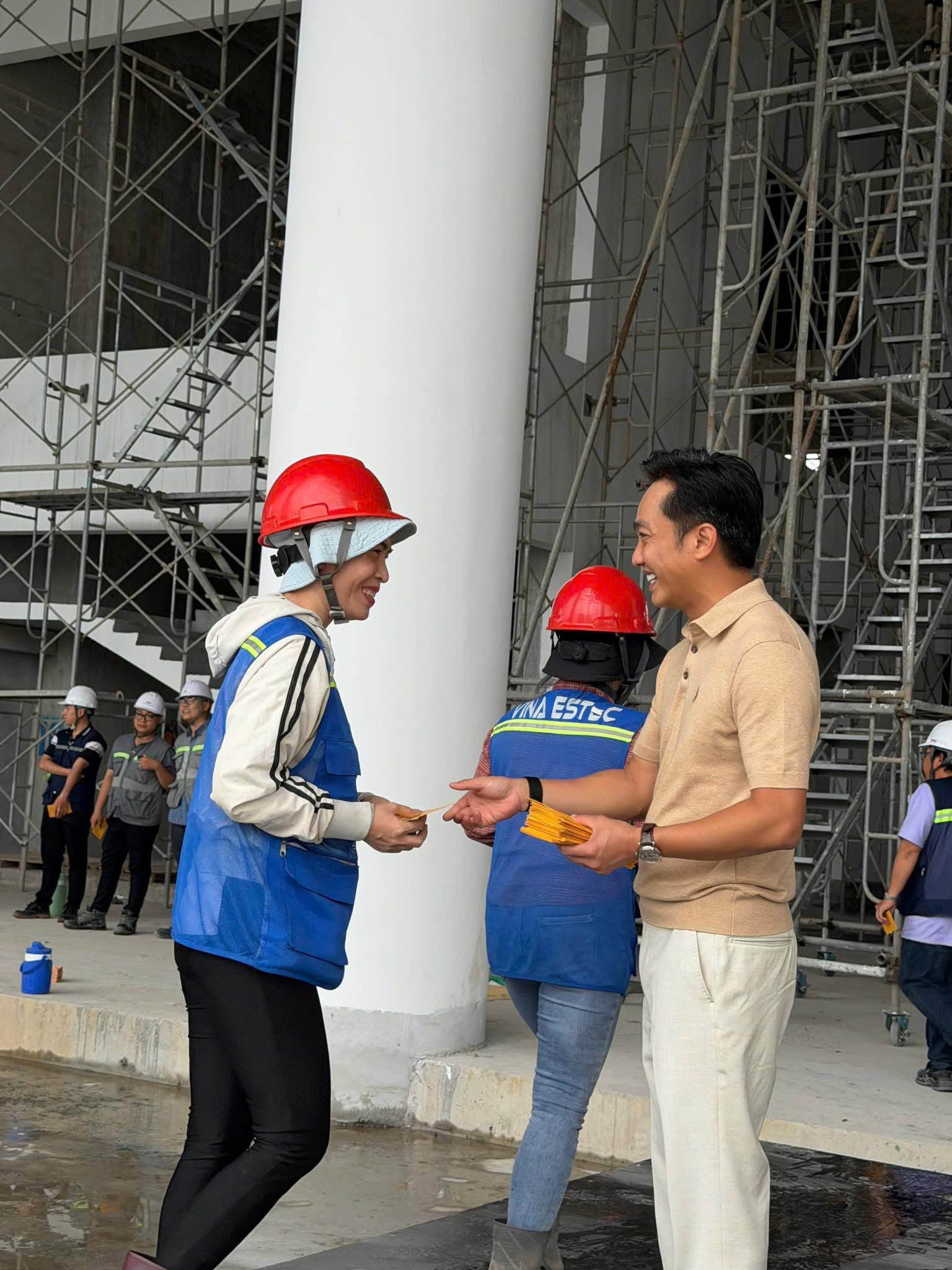 CEO Cường Đ&ocirc; La l&agrave;m một điều đặc biệt trước khi nghỉ Tết Nguy&ecirc;n đ&aacute;n- Ảnh 2.