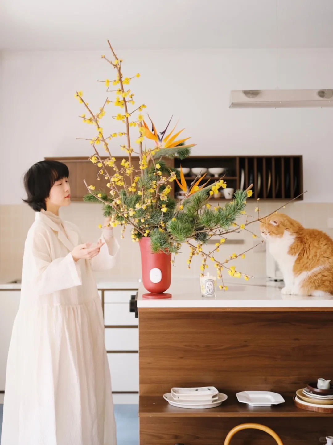 Tết 2026: Đừng chỉ cắm đ&agrave;o hay ly, thử ngay lo&agrave;i hoa "thơm thấu t&acirc;m can" n&agrave;y để ph&ograve;ng kh&aacute;ch vừa sang vừa vượng kh&iacute;, ngắm th&ocirc;i cũng thấy cả một vườn xu&acirc;n đắt gi&aacute;!- Ảnh 4.