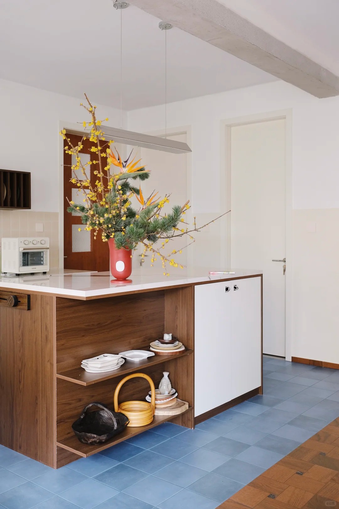 Tết 2026: Đừng chỉ cắm đ&agrave;o hay ly, thử ngay lo&agrave;i hoa "thơm thấu t&acirc;m can" n&agrave;y để ph&ograve;ng kh&aacute;ch vừa sang vừa vượng kh&iacute;, ngắm th&ocirc;i cũng thấy cả một vườn xu&acirc;n đắt gi&aacute;!- Ảnh 9.