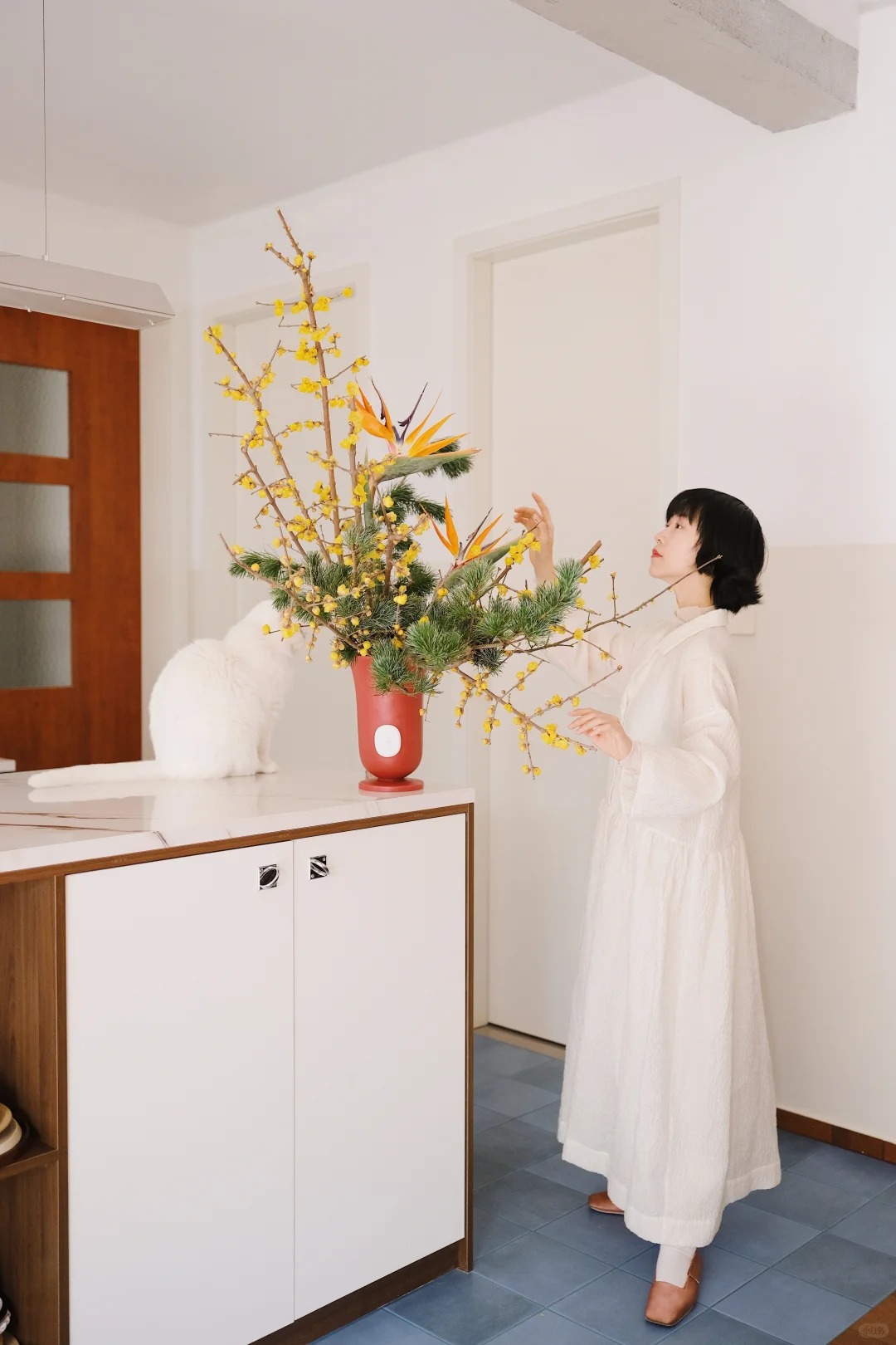 Tết 2026: Đừng chỉ cắm đ&agrave;o hay ly, thử ngay lo&agrave;i hoa "thơm thấu t&acirc;m can" n&agrave;y để ph&ograve;ng kh&aacute;ch vừa sang vừa vượng kh&iacute;, ngắm th&ocirc;i cũng thấy cả một vườn xu&acirc;n đắt gi&aacute;!- Ảnh 11.