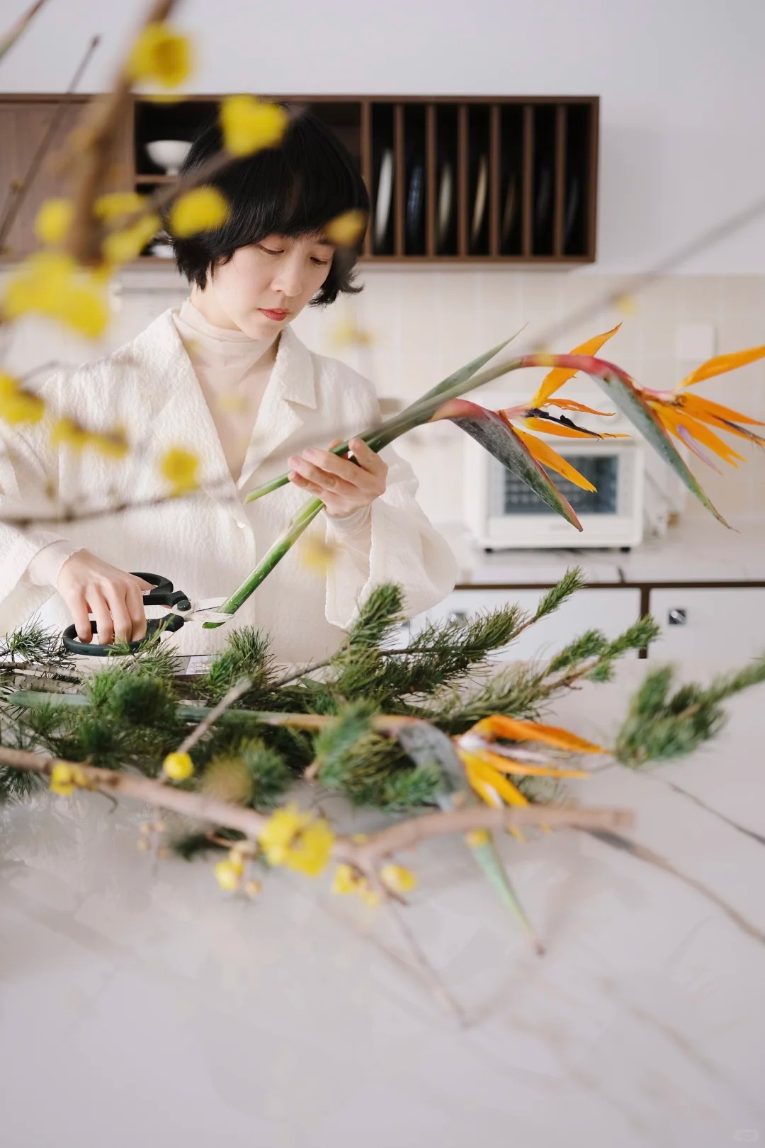 Tết 2026: Đừng chỉ cắm đ&agrave;o hay ly, thử ngay lo&agrave;i hoa "thơm thấu t&acirc;m can" n&agrave;y để ph&ograve;ng kh&aacute;ch vừa sang vừa vượng kh&iacute;, ngắm th&ocirc;i cũng thấy cả một vườn xu&acirc;n đắt gi&aacute;!- Ảnh 7.