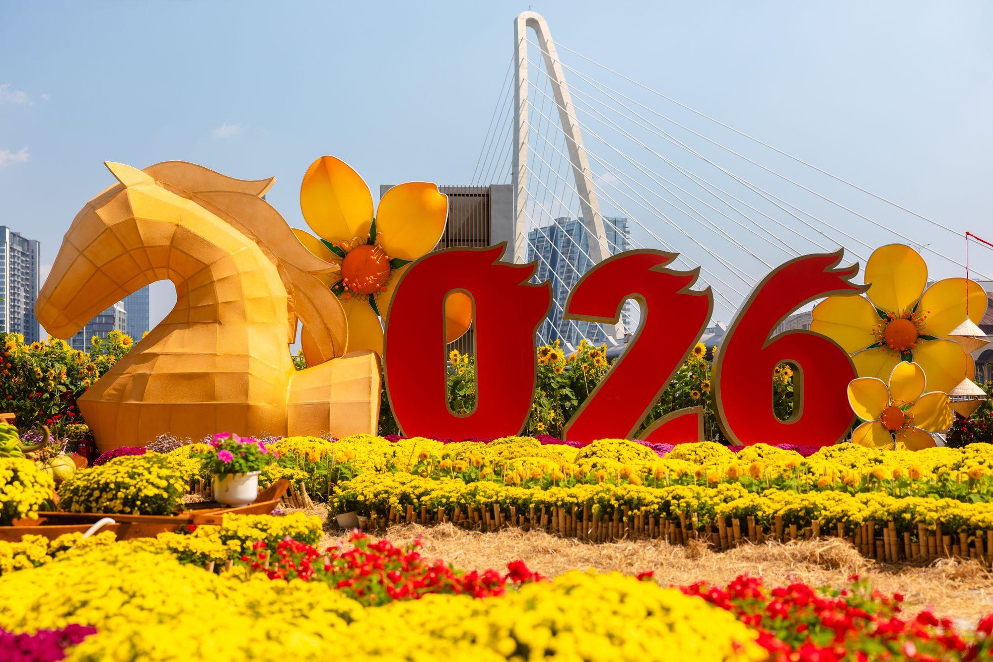 C&ocirc;ng vi&ecirc;n hoa Saigon Marina IFC: m&ugrave;a xu&acirc;n về tr&ecirc;n bến cảng Ba Son- Ảnh 2.