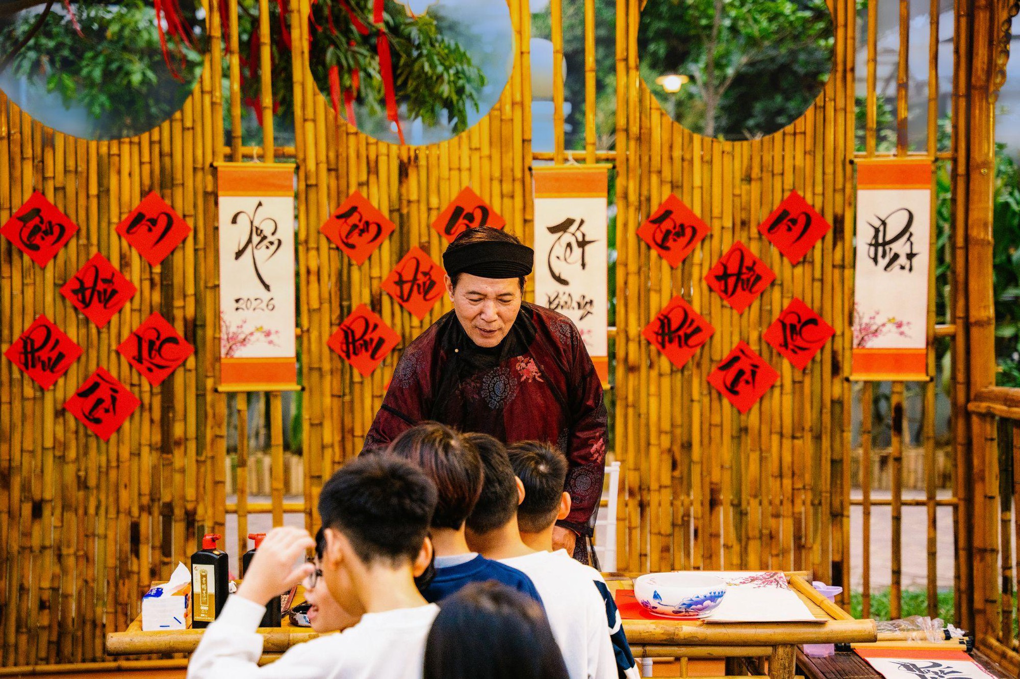 Giải m&atilde; Đường hoa Home Hanoi Xuan 2026: Tọa độ du xu&acirc;n mới đang được giới trẻ H&agrave; Nội rủ nhau check-in- Ảnh 6.