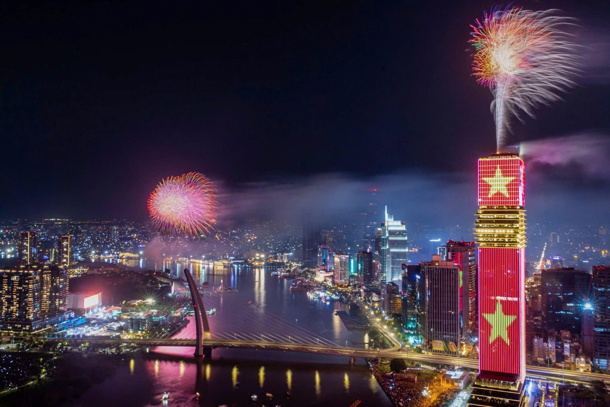 C&ocirc;ng vi&ecirc;n hoa Saigon Marina IFC: m&ugrave;a xu&acirc;n về tr&ecirc;n bến cảng Ba Son- Ảnh 6.