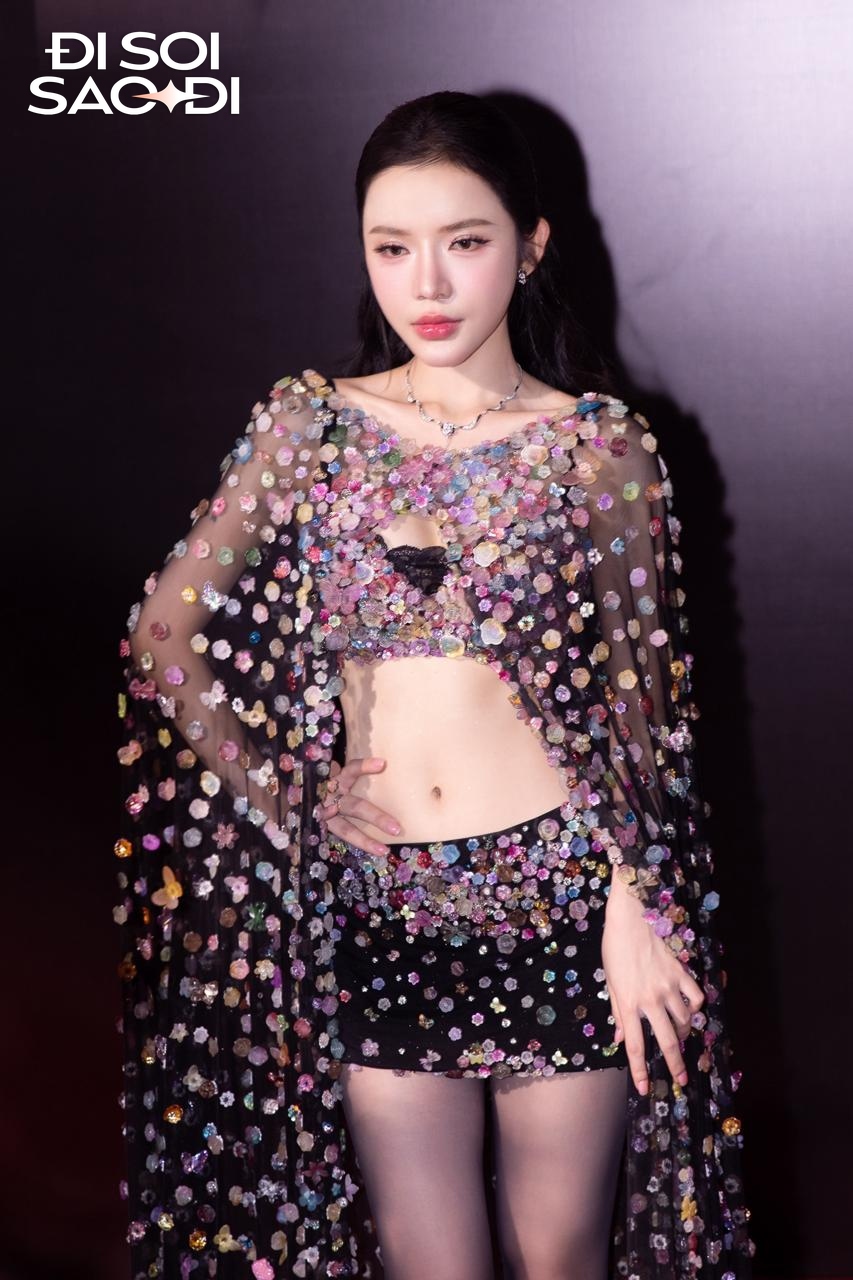 Si&ecirc;u thảm đỏ Thỏ Ơi!!: Ngọc Trinh - Lan Ngọc đẹp đến ph&aacute;t đi&ecirc;n, T&oacute;c Ti&ecirc;n - Lyly khoe body ch&aacute;y hết cỡ- Ảnh 5.