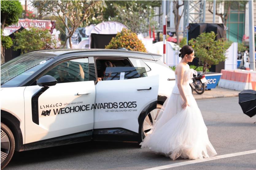 Lần đầu l&ecirc;n thảm đỏ WeChoice của người h&ugrave;ng đời thường: Diện mạo đổi nhưng tinh thần truyền cảm hứng vẫn vẹn nguy&ecirc;n- Ảnh 8.