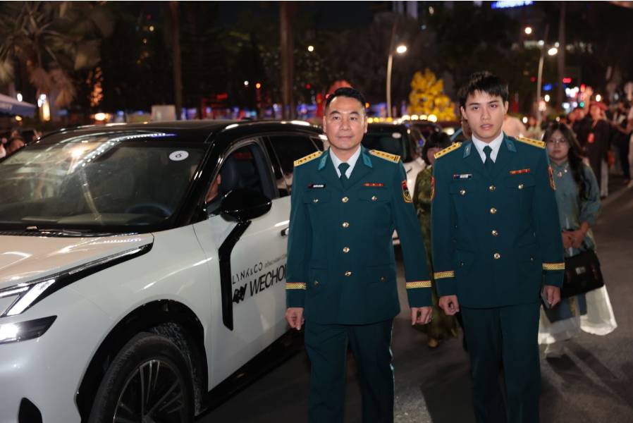 Lần đầu l&ecirc;n thảm đỏ WeChoice của người h&ugrave;ng đời thường: Diện mạo đổi nhưng tinh thần truyền cảm hứng vẫn vẹn nguy&ecirc;n- Ảnh 9.