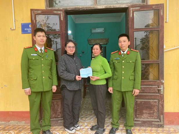 Tất cả người d&acirc;n c&oacute; t&agrave;i khoản ng&acirc;n h&agrave;ng ch&uacute; &yacute;: Nhận được kiểu tiền n&agrave;y phải b&aacute;o c&ocirc;ng an ngay- Ảnh 3.