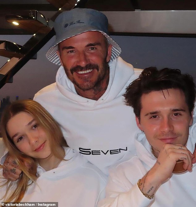 X&oacute;a xăm chữ 