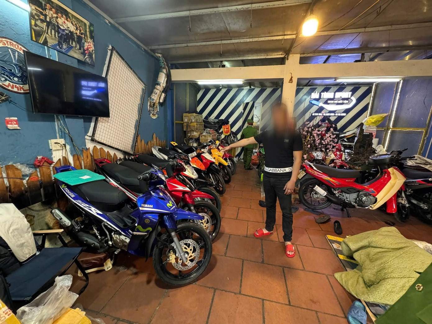 TikToker Tuấn "Ve" bị bắt trong đường d&acirc;y nhập lậu xe m&ocirc; t&ocirc; ph&acirc;n khối lớn- Ảnh 2.