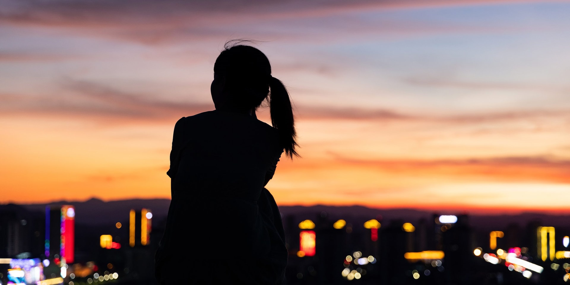 125 triệu người c&ocirc; đơn ở Trung Quốc: C&acirc;u chuyện buồn từ ứng dụng điểm danh &lsquo;bạn chết chưa?&rsquo;, 90% kh&aacute;ch h&agrave;ng l&agrave; phụ nữ độc th&acirc;n 25-35 tuổi- Ảnh 1.