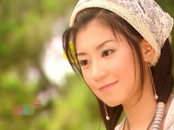 51 tuổi m&agrave; như 30 thế n&agrave;y th&igrave; chịu lu&ocirc;n đấy: Mỹ nh&acirc;n đ&uacute;ng l&agrave; mỹ nh&acirc;n, nghịch l&yacute; c&agrave;ng c&oacute; tuổi c&agrave;ng đẹp- Ảnh 6.