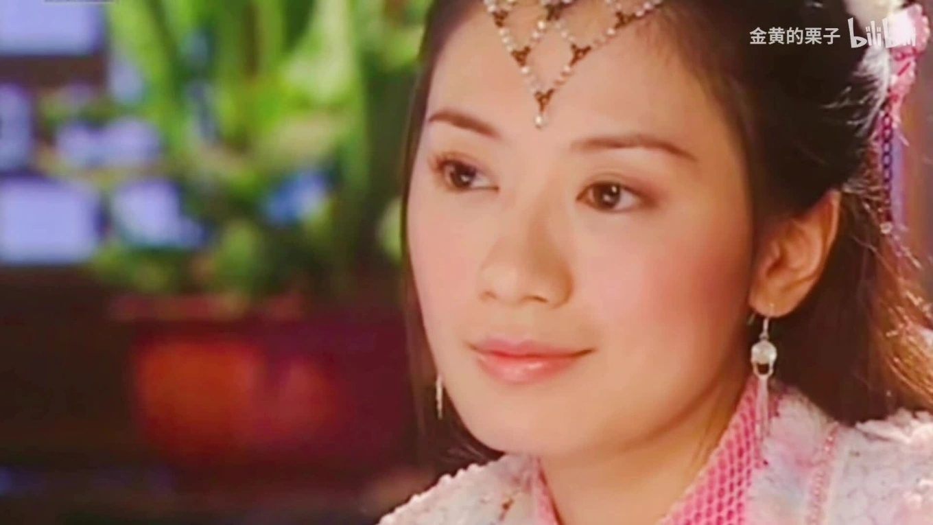 51 tuổi m&agrave; như 30 thế n&agrave;y th&igrave; chịu lu&ocirc;n đấy: Mỹ nh&acirc;n đ&uacute;ng l&agrave; mỹ nh&acirc;n, nghịch l&yacute; c&agrave;ng c&oacute; tuổi c&agrave;ng đẹp- Ảnh 3.