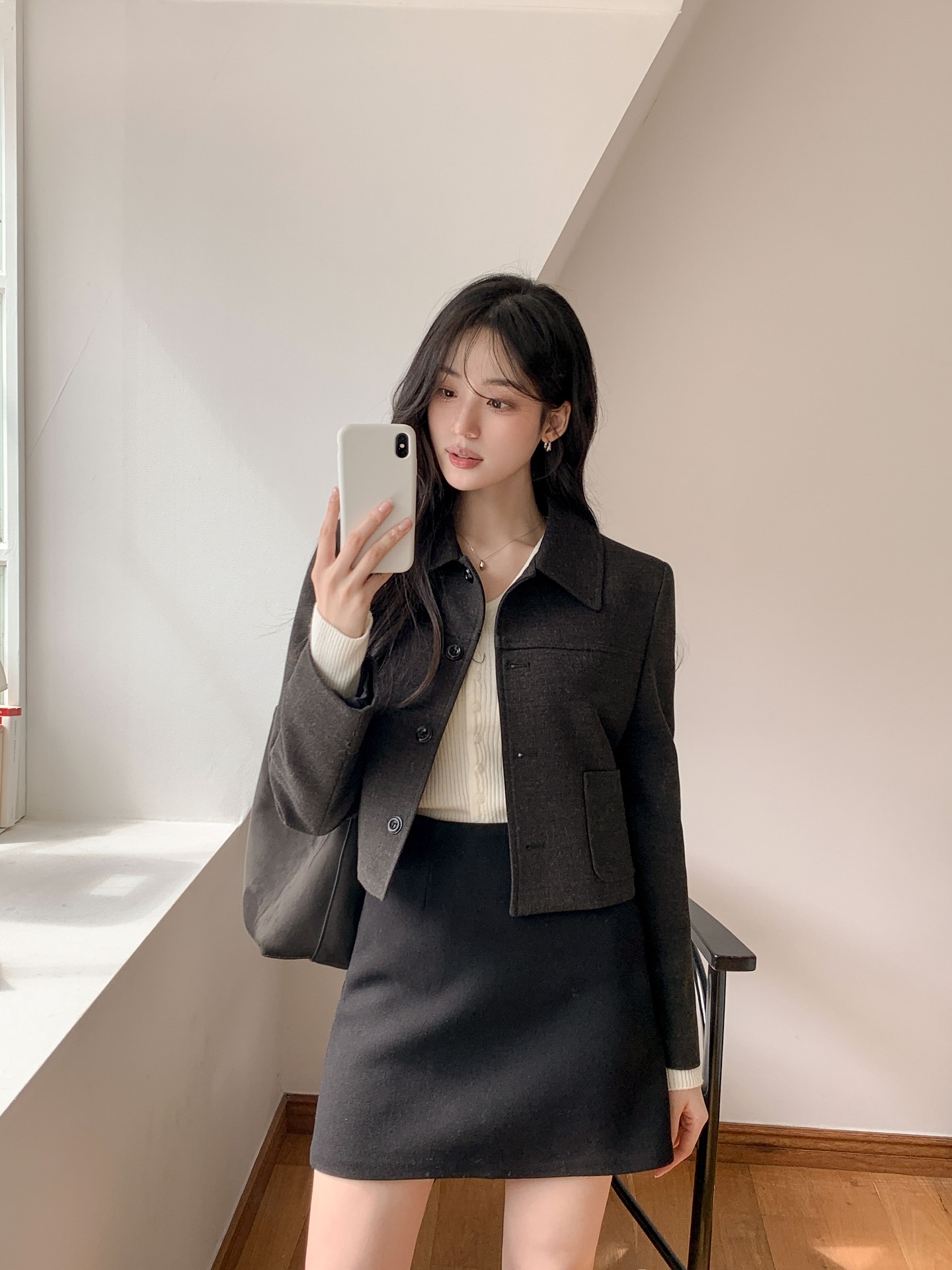 4 cách mặc áo khoác siêu tôn dáng, chị em phải ghim ngay để tới Tết sành điệu xuất sắc- Ảnh 2.