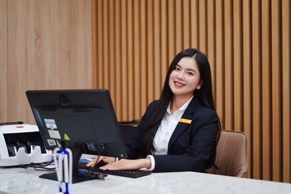 VIDEO: 26 Tết - đ&ecirc;m tăng ca cuối c&ugrave;ng của d&acirc;n ng&acirc;n h&agrave;ng ở H&agrave; Nội v&agrave; TP.HCM c&oacute; g&igrave; đặc biệt?- Ảnh 7.