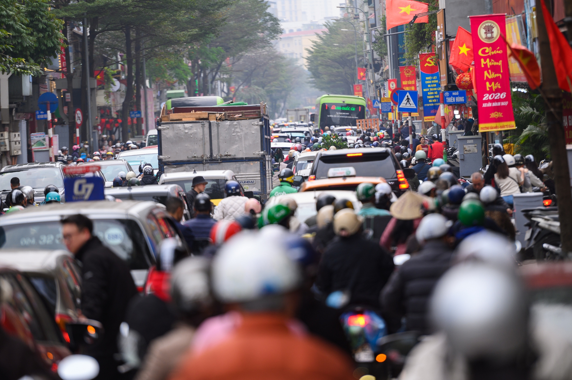 26 Tết rồi, ra m&agrave; xem H&agrave; Nội đ&atilde; cỡ n&agrave;y!- Ảnh 9.