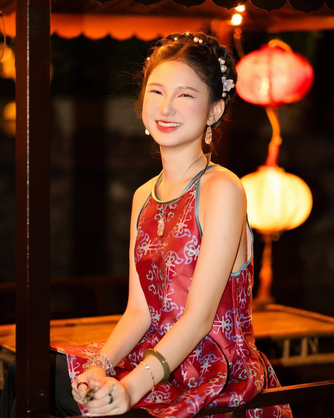 VIDEO N&agrave;ng Mơ, Mạnh Ki&ecirc;n - Yuna Vũ v&agrave; Fansie Family "b&oacute;c qu&agrave;" Valentine, n&oacute;i chuyện mua v&agrave;ng v&agrave; cả l&igrave; x&igrave; Tết- Ảnh 2.