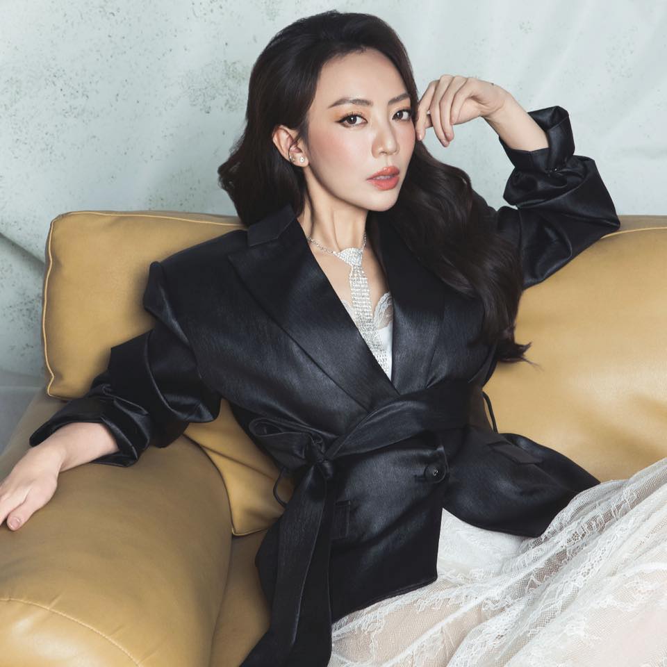 Thu Trang đăng t&acirc;m thư giữa đ&ecirc;m khiến ai cũng x&oacute;t, Trấn Th&agrave;nh để lại lời nhắn l&agrave;m r&otilde; mối quan hệ của cả hai- Ảnh 2.