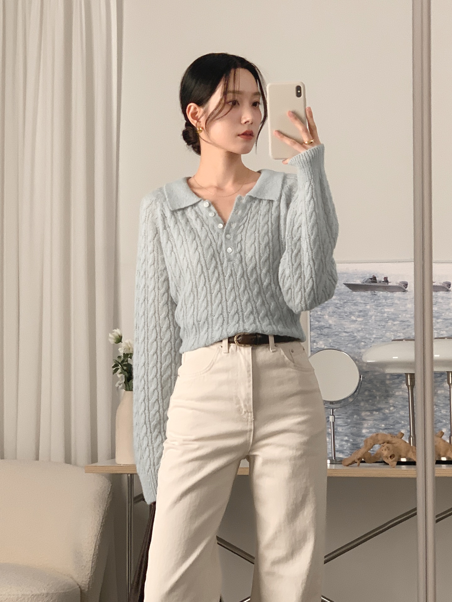 Quần jeans trắng đang hot trở lại và 4 cách mặc trẻ trung, đậm chất nữ tính- Ảnh 5. Quần jeans trắng đang hot trở lại và 4 cách mặc trẻ trung, đậm chất nữ tính- Ảnh 5.