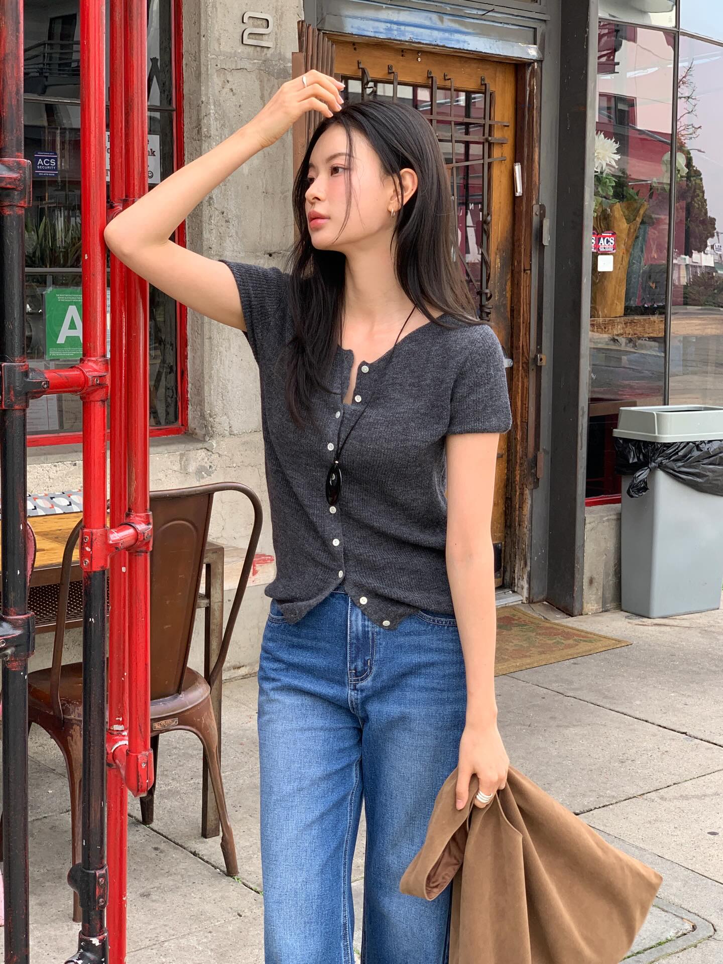 3 gam m&agrave;u trầm nhưng kh&ocirc;ng hề gi&agrave; nua, cứ mặc l&ecirc;n l&agrave; sang chảnh thời thượng- Ảnh 7.