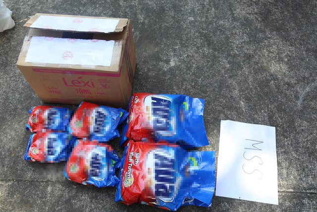 Tịch thu h&agrave;ng tấn tang vật sau khi kh&aacute;m x&eacute;t 5 địa điểm: 'Giật m&igrave;nh' danh s&aacute;ch hạt n&ecirc;m, nước mắm giả- Ảnh 7.