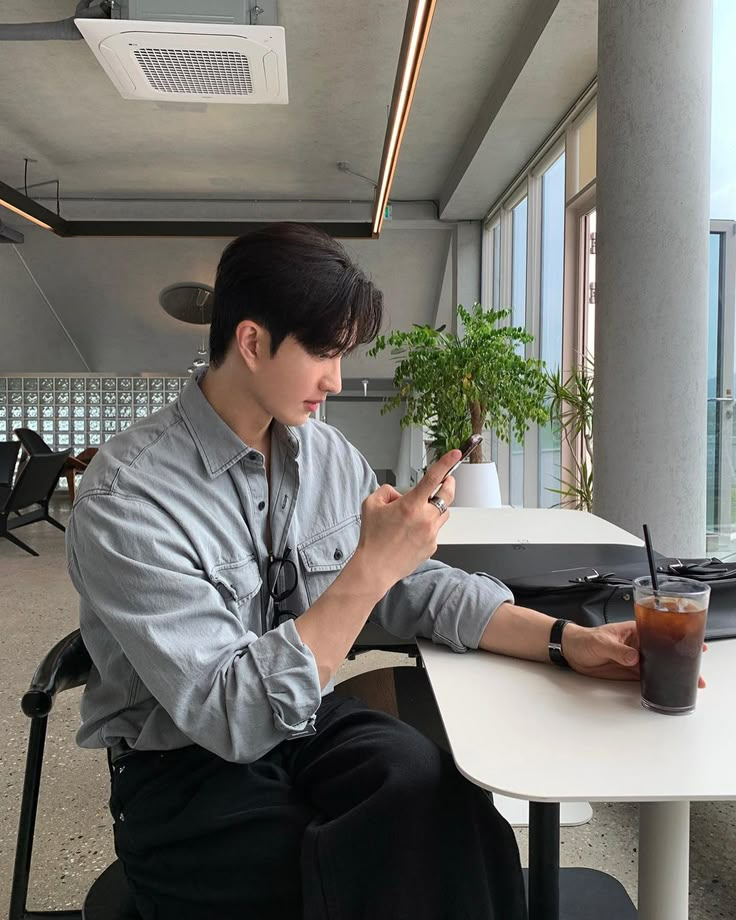 Kh&ocirc;ng phải m&ecirc; t&iacute;n: đ&acirc;y l&agrave; 4 dấu hiệu cho thấy bạn đang &acirc;m thầm trở n&ecirc;n gi&agrave;u c&oacute; trong năm mới 2026- Ảnh 2.