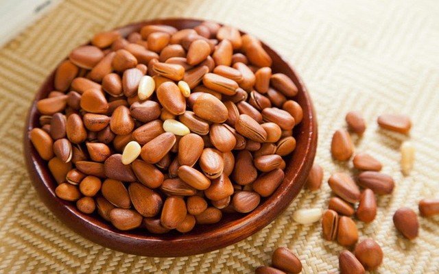 "Đánh bại" hạt hướng dương, đây mới là loại hạt lên ngôi Tết năm nay: Thuộc nhóm xa xỉ nhưng vẫn "cháy hàng" vì 2 lý do- Ảnh 1.