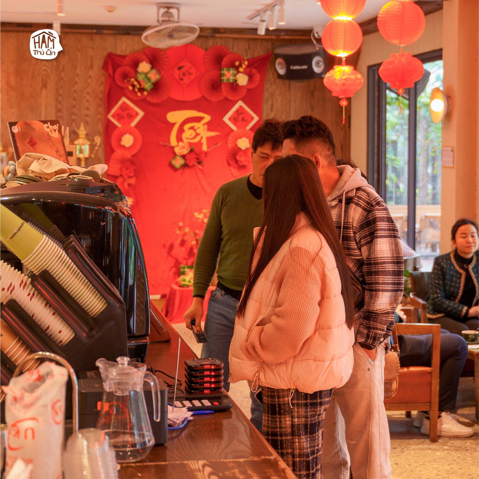 Một loạt h&agrave;ng c&agrave; ph&ecirc; H&agrave; Nội ra th&ocirc;ng b&aacute;o gấp ngay trước Tết- Ảnh 1.