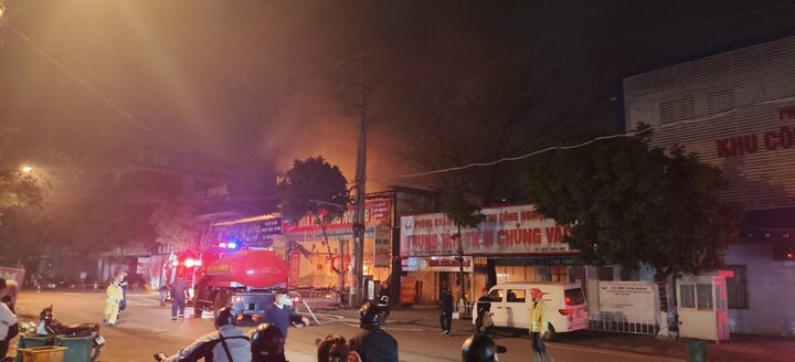 Ch&aacute;y qu&aacute;n bia hơi l&uacute;c rạng s&aacute;ng ng&agrave;y cuối năm, nam thiếu ni&ecirc;n tử vong- Ảnh 1.