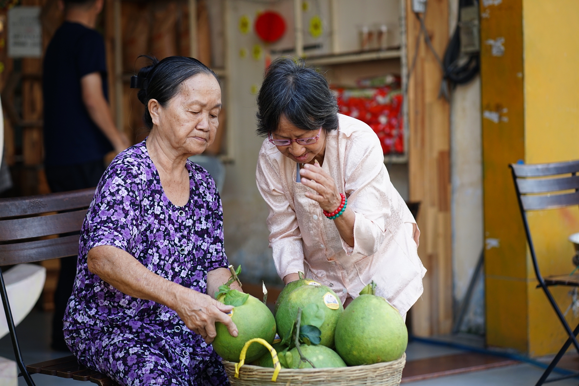 "Sống ở đ&acirc;y mới thấy c&oacute; Tết&rdquo;: C&aacute;i Tết "đủ" những cụ gi&agrave; neo đơn giữa l&ograve;ng TP.HCM- Ảnh 10.