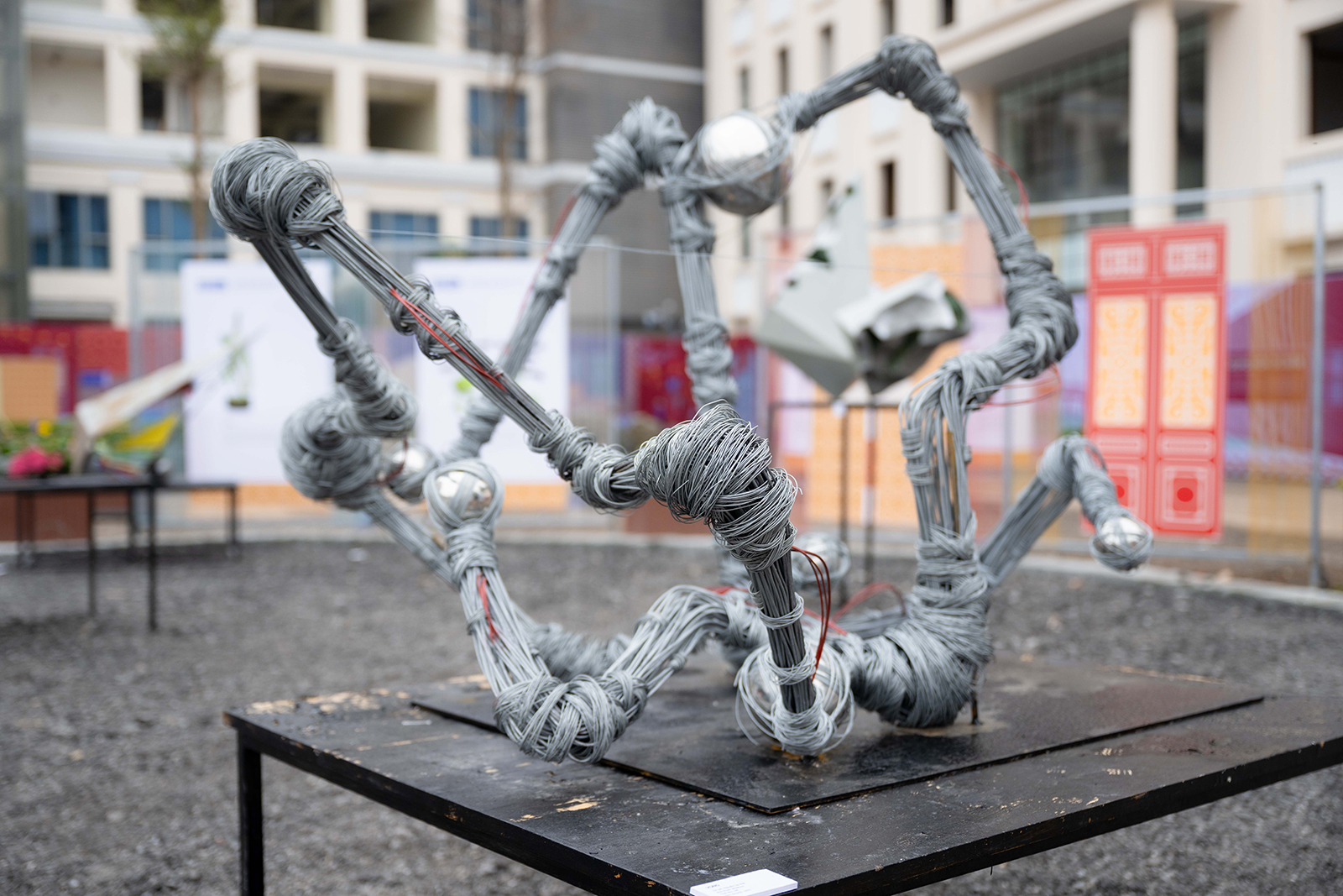 Cảnh tượng bất ngờ trước kh&ocirc;ng gian mới c&ocirc;ng vi&ecirc;n ph&iacute;a Đ&ocirc;ng hồ Gươm- Ảnh 5.