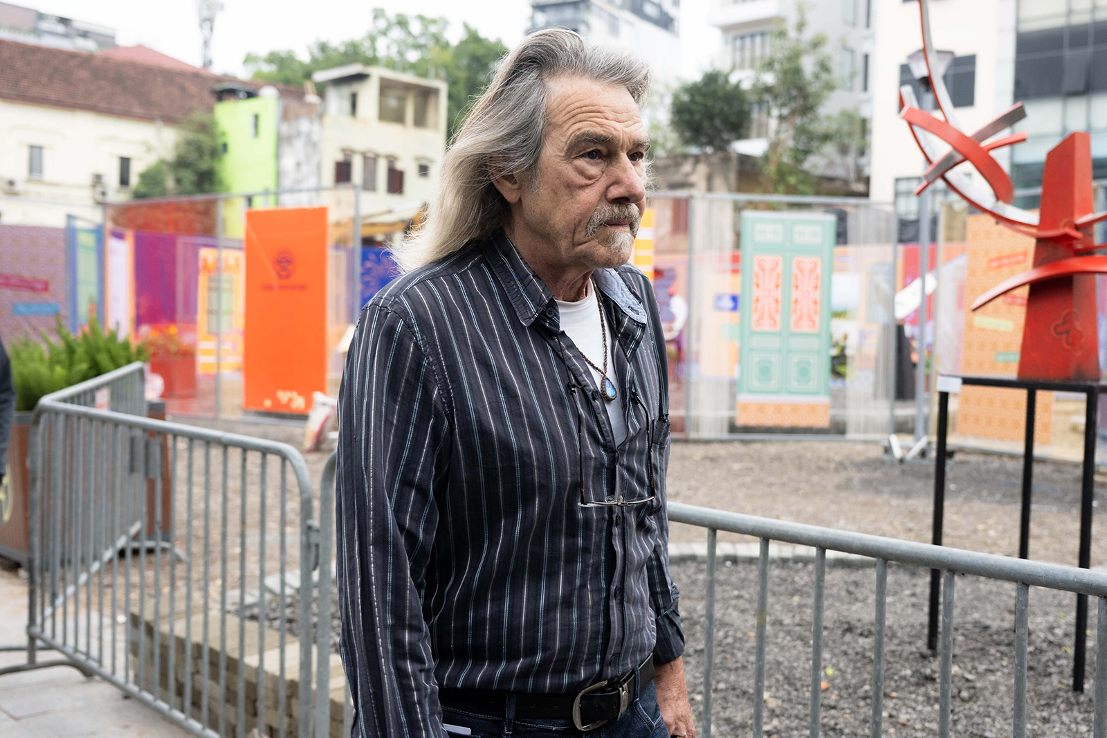 Cảnh tượng bất ngờ trước kh&ocirc;ng gian mới c&ocirc;ng vi&ecirc;n ph&iacute;a Đ&ocirc;ng hồ Gươm- Ảnh 12.