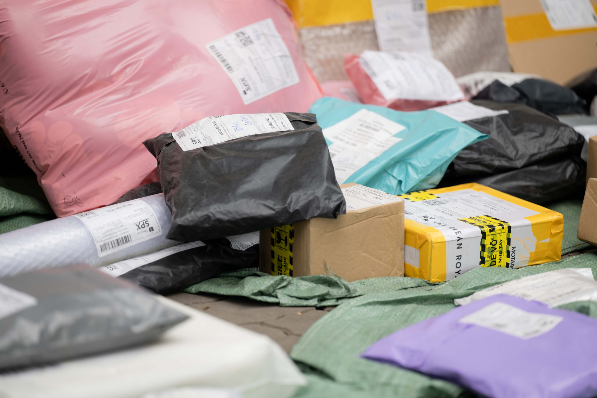 Chuyện g&igrave; xảy ra trong ng&agrave;y l&agrave;m việc cuối c&ugrave;ng của c&aacute;c shipper ở H&agrave; Nội?- Ảnh 8.