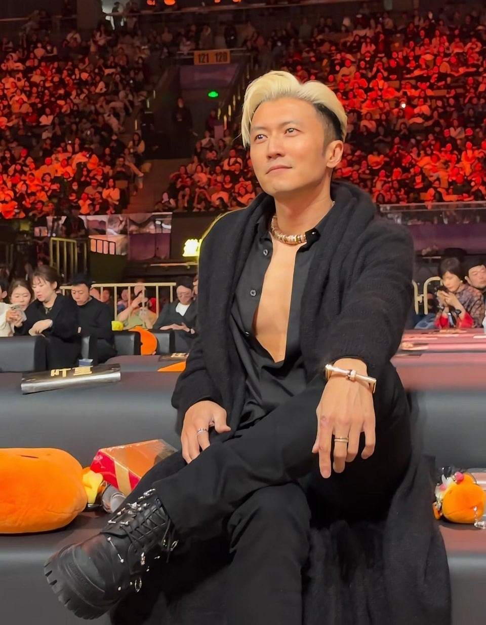 T&igrave;nh cũ kh&ocirc;ng rủ cũng tới: Bắt gặp Dương Mịch c&ocirc;ng khai nh&igrave;n Tạ Đ&igrave;nh Phong đắm đuối, chuyện qu&aacute; khứ bỗng hot lại?- Ảnh 6.