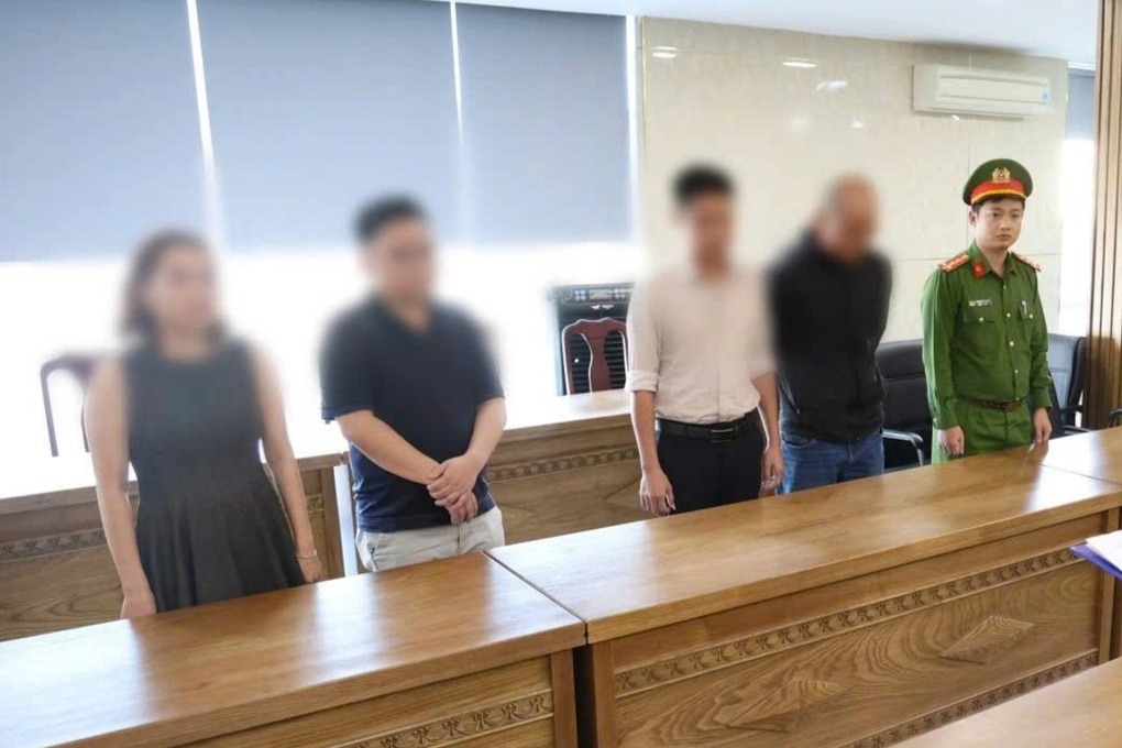 Mua b&aacute;n tr&aacute;i ph&eacute;p h&oacute;a đơn, 3 gi&aacute;m đốc v&agrave; một c&ocirc;ng chức thuế bị khởi tố- Ảnh 1.