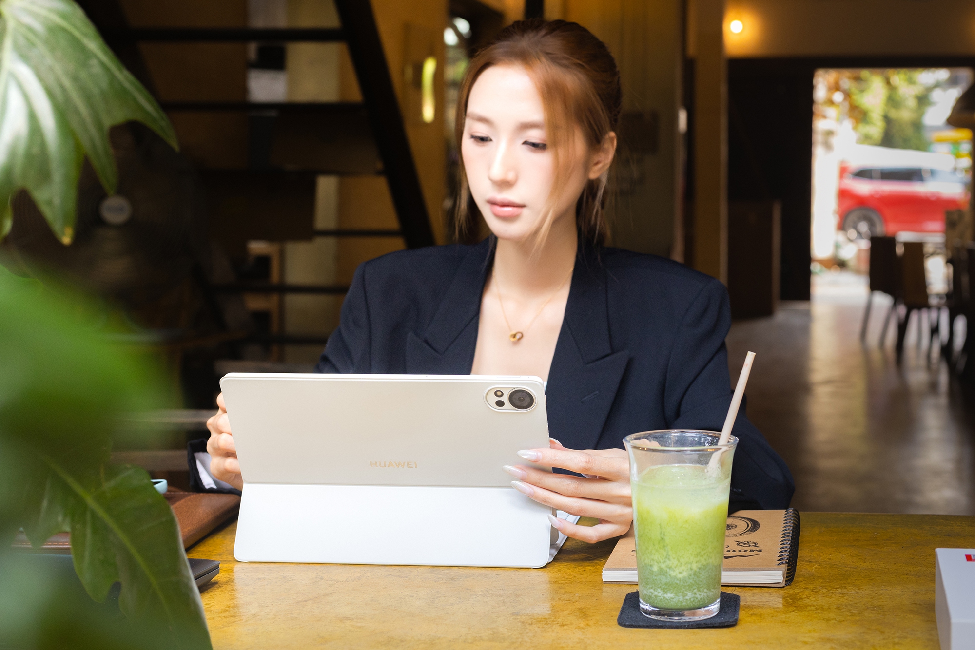 HUAWEI MatePad 12 X: Tablet định nghĩa lại kh&aacute;i niệm l&agrave;m việc v&agrave; s&aacute;ng tạo, xứng danh trợ l&yacute; năng suất h&agrave;ng đầu- Ảnh 1.