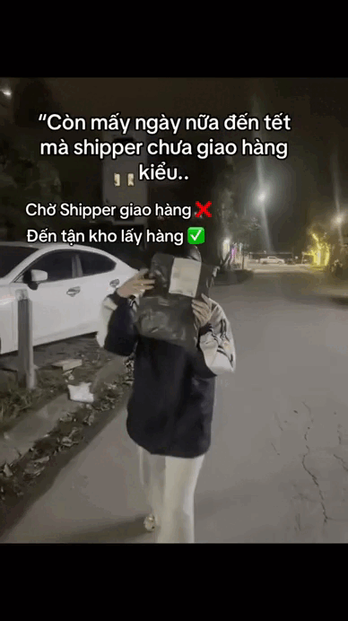 Chờ m&ograve;n cổ kh&ocirc;ng thấy shipper, d&acirc;n t&igrave;nh k&eacute;o nhau ra tận kho h&agrave;ng "giải cứu" đồ Tết- Ảnh 4.