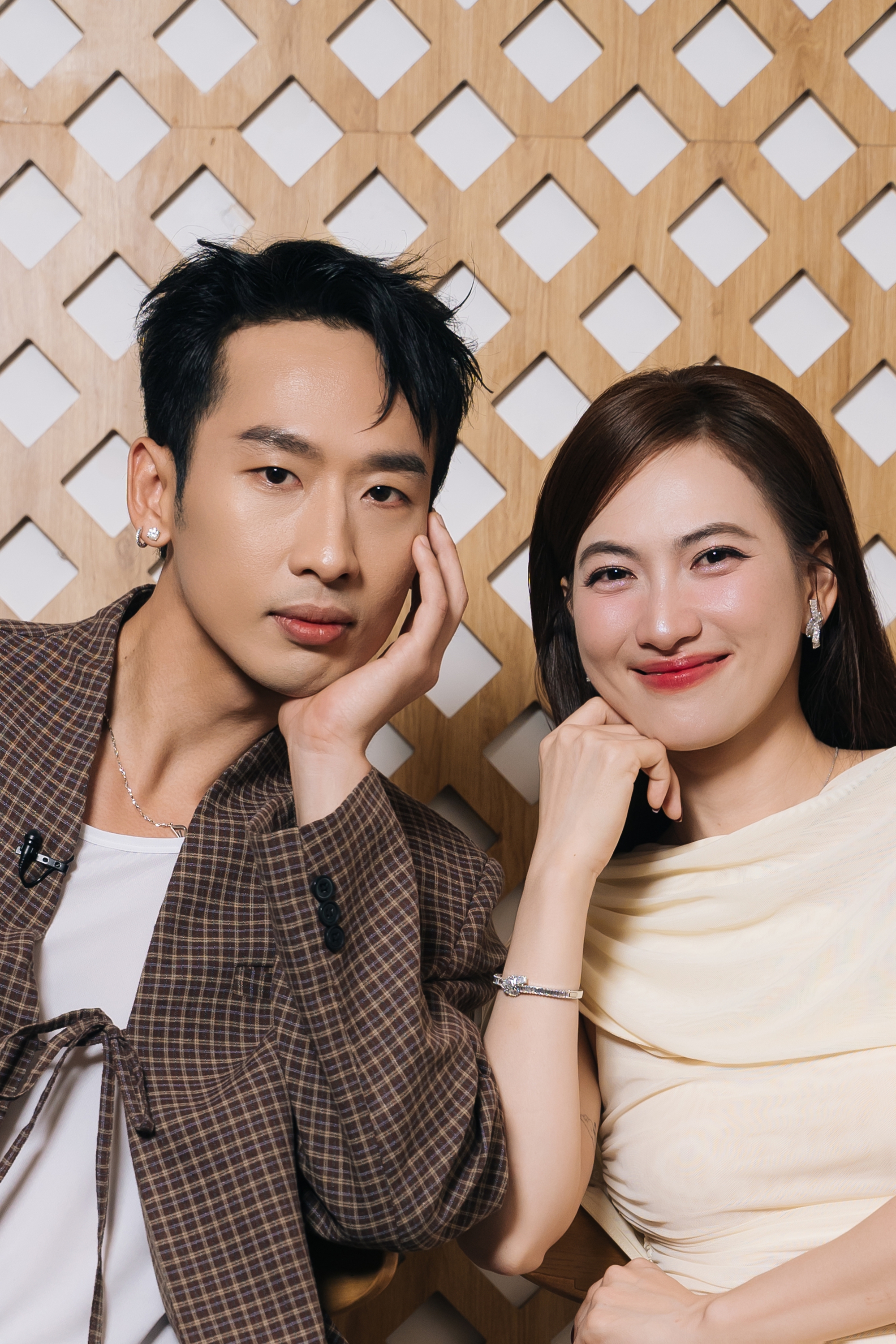 Tuấn Trần: T&ocirc;i gia trưởng thật nhưng lu&ocirc;n để &yacute; phản ứng của Phương Anh Đ&agrave;o, chỉ cần c&ocirc; ấy n&oacute;i &ldquo;Vậy hả?&rdquo; l&agrave; t&ocirc;i nổi da g&agrave;- Ảnh 1.