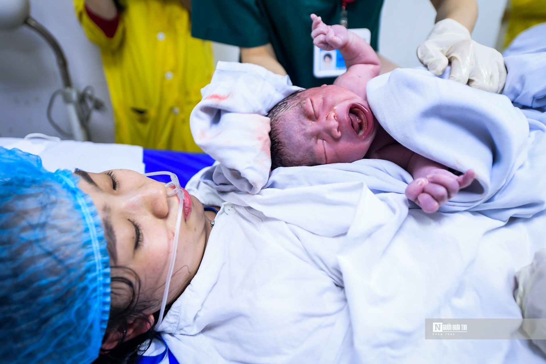 Bổ sung c&aacute;c ch&iacute;nh s&aacute;ch hỗ trợ, khuyến kh&iacute;ch c&aacute;c cặp vợ chồng sinh đủ hai con- Ảnh 1.