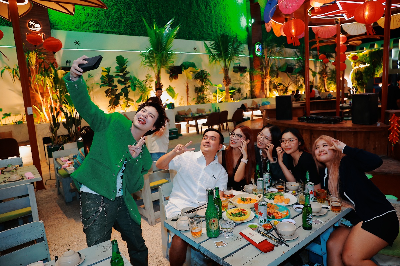 Heineken mang đến &ldquo;Phi Vụ Ẩn&rdquo; rủ Gen Z mở kết nối thật- Ảnh 3.